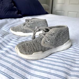 AKID toddler size 10 shoes